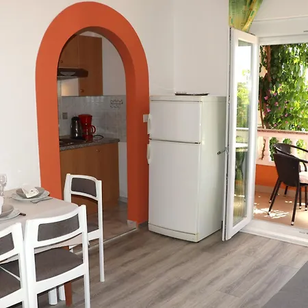 A 3 With Terrace Garden And Sea View * Barbat na Rabu