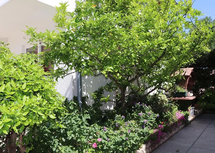 A 3 With Terrace Garden And Sea View Barbat na Rabu